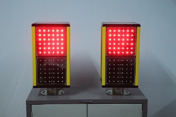 Feu indicateur intelligent de brouillard pour équipement de système de gestion du trafic (ITS) pour une conduite sécurisée en cas de faible visibilité