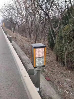 Feu indicateur intelligent de brouillard pour équipement de système de gestion du trafic (ITS) pour une conduite sécurisée en cas de faible visibilité